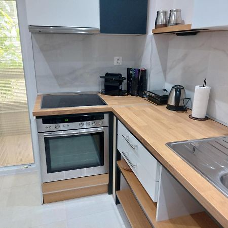 B&M Cozy Apartment Солун Екстериор снимка